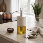 ⁦Oil bottle - زجاجة زيت⁩ - الصورة ⁦2⁩